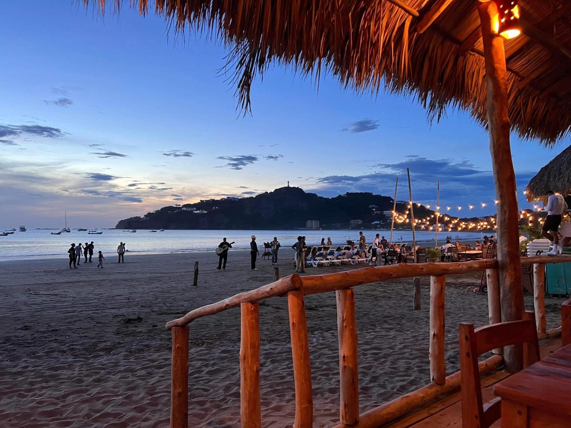 Buena Onda Backpackers Otel San Juan del Sur Dış mekan fotoğraf