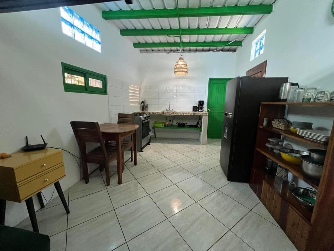 Buena Onda Backpackers Otel San Juan del Sur Dış mekan fotoğraf